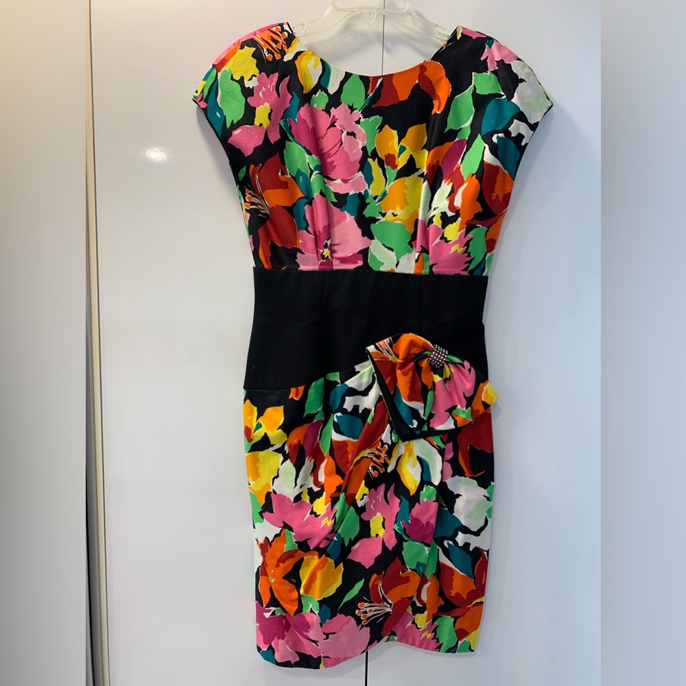 Dress! Vintage ! Cotton poplin, knee length! Spring Flowers!
